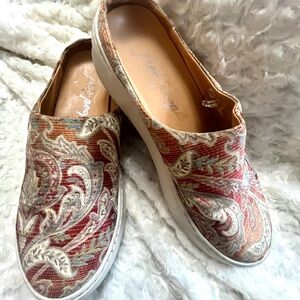 Free People Women's Paisley Slip-On Shoes Sz 38(8)